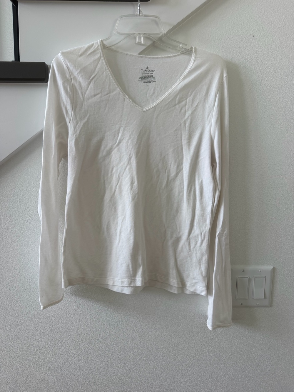 Cuddl Duds Women's Long Sleeve V-Neck Top - White